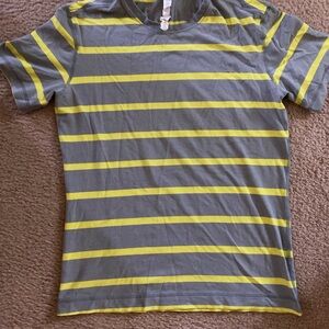 Lululemon Mens small tee shirt